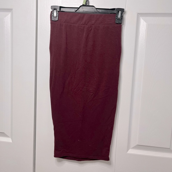 FASHION NOVA BURGUNDY MIDI SKIRT AND TOP SET - Picture 6 of 7